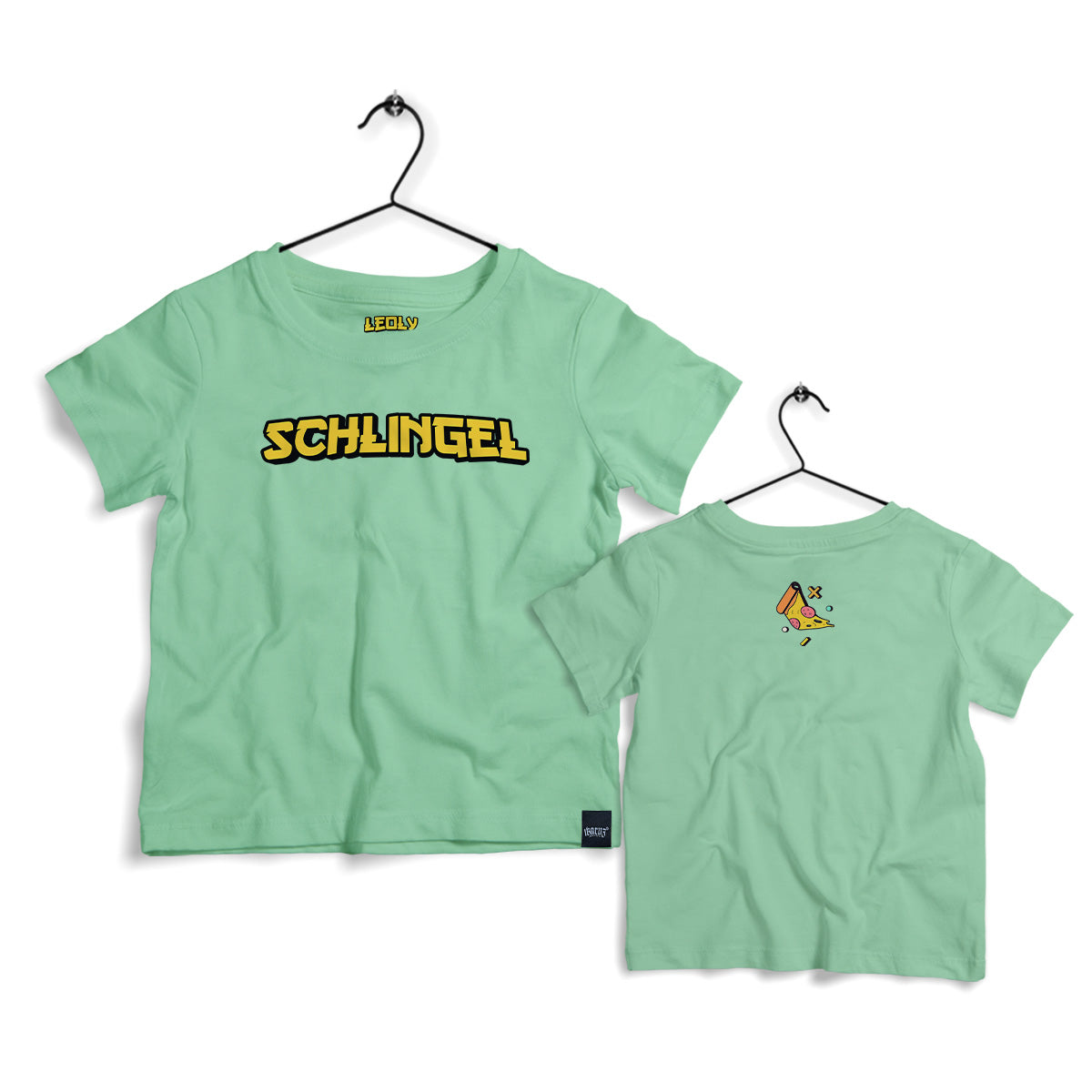 Ikrz | Schlingel | Kids Shirt in Mint mit großem 'SCHLINGEL'-Aufdruck auf der Vorderseite und buntem Pizza-Print auf der Rückseite. Perfekt für Kinder, die modisch und bequem auftreten wollen.