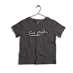 Ikrz Haters Kids Shirt grey – Vorderansicht des grauen Kinder T-Shirts mit großem 'Fuck Haters' Schriftzug, ideal für modebewusste Kids.