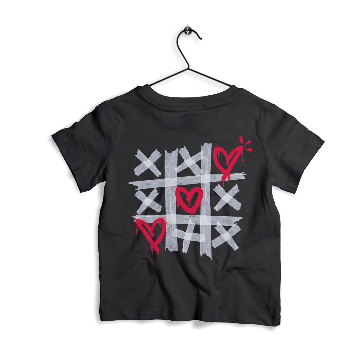 Ikrz Love XXX Kids Shirt – Rückansicht eines schwarzen Kinder T-Shirts mit einem kreativen Design aus Herzen und Linien, ideal für modebewusste Kinder.